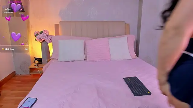 isabella winkler online show from November 18, 3:02 pm