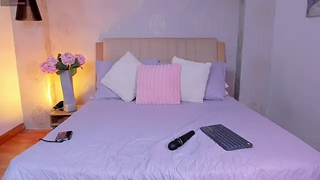 isabella winkler online show from September 27, 4:36 pm