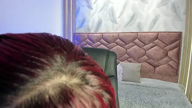 elaia muller  online show from October 6, 10:25 pm