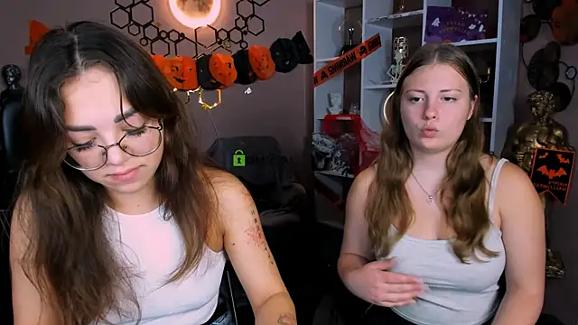 kiki swan online show from October 23, 6:19 am