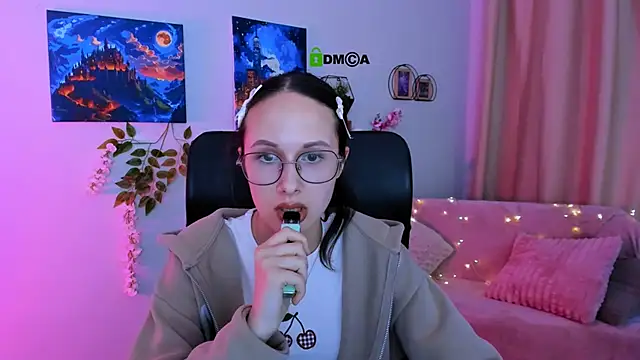 mona cloud online show from June 28, 3:40 pm