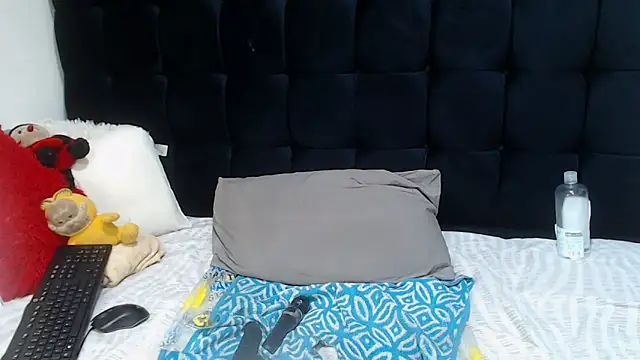 TaurusClitCake online show from September 29, 11:43 pm