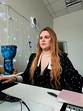 Juicy PeachLux online show from February 8, 8:51 am