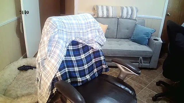 superbearboss online show from April 9, 4:34 pm