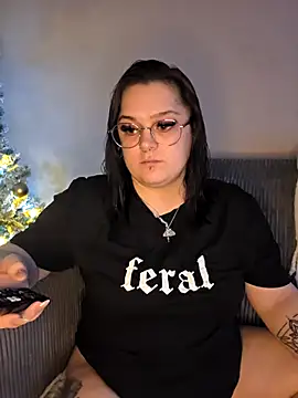 Saucy-Serenity online show from November 18, 8:32 pm