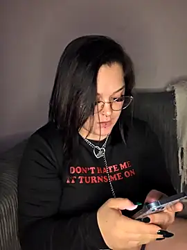 Saucy-Serenity online show from November 8, 11:10 pm