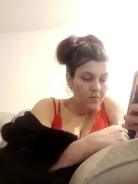 Curvy-Essex-Milf online show from December 13, 7:53 pm