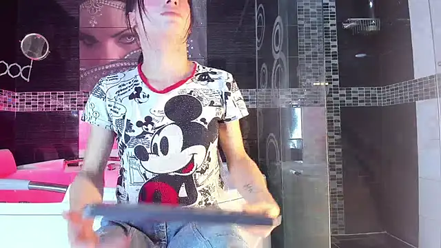 Small Hot19 online show from November 2, 9:56 am