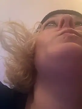 KITTYBOOBOOFUXX online show from April 16, 4:46 am