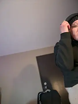 KITTYBOOBOOFUXX online show from April 3, 6:33 am