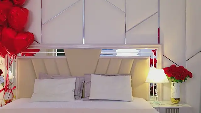 AmeliRoyse online show from February 14, 5:15 pm