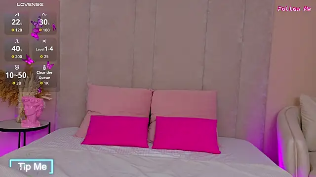 AmeliRoyse online show from November 5, 5:18 pm