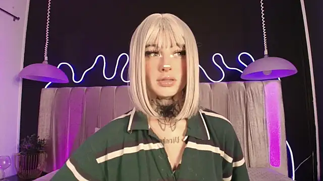 Zhally Dee online show from April 15, 7:47 pm