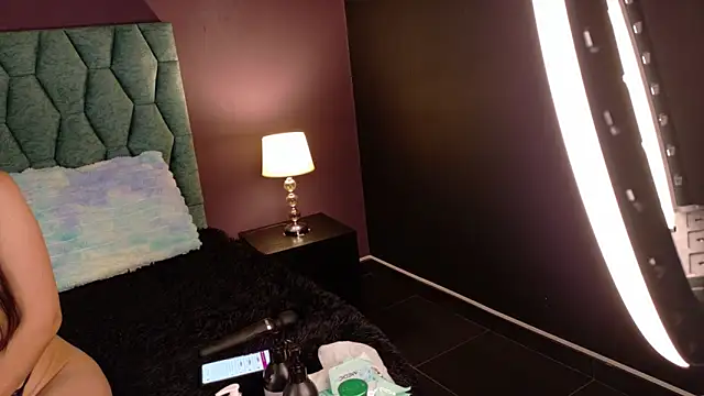 Sharapreston2 online show from September 18, 7:45 pm