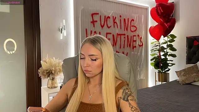 OhMyEmma online show from February 17, 1:16 am