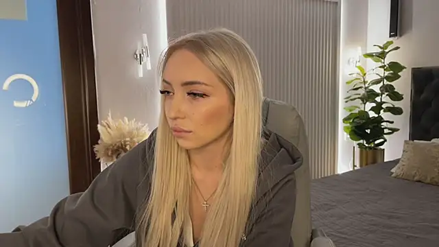 OhMyEmma online show from April 13, 1:07 am