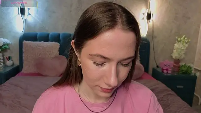 Kira mindnes online show from March 2, 5:52 am