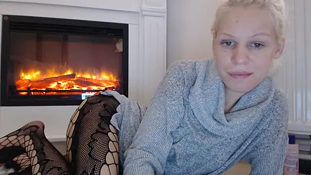 ElssaRush online show from October 12, 9:01 am