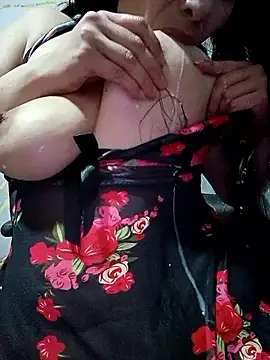 Zoebreastmilk2 online show from June 12, 10:07 pm