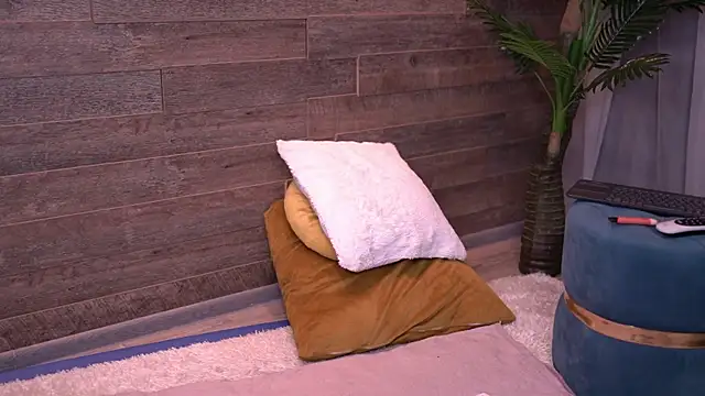 TanyaVonDe online show from October 5, 5:29 pm