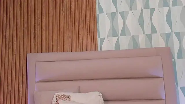 FatimaEvans online show from November 6, 8:59 pm