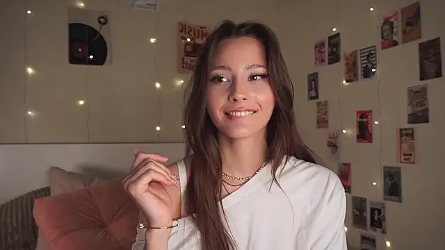 EditaBails online show from September 30, 6:57 pm