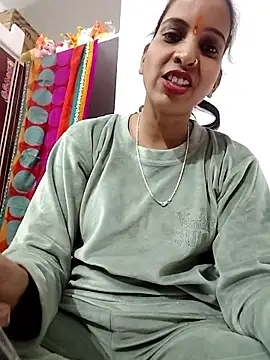 Hotty-Nidhi online show from January 14, 3:39 pm