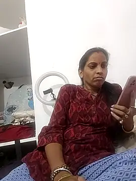 Hotty-Nidhi online show from October 9, 2:10 pm