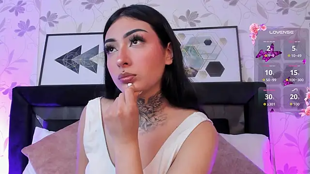 Lilith Thompson online show from September 21, 9:13 pm