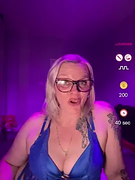 Curvy-Cleo online show from June 19, 10:46 pm