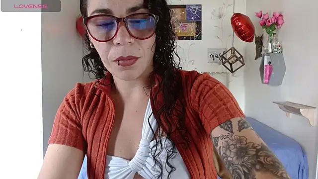 mia velvet1 online show from April 18, 3:58 pm