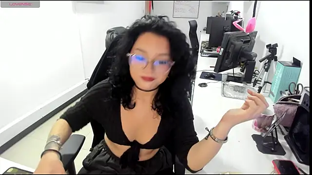 Snapshot of jenn_cg chatting on October 11, 9:28 pm jenn cg online show from October 11, 9:28 pm