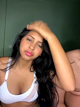 Snapshot of Milanyvero_ chatting on October 16, 3:53 am Milanyvero  online show from October 16, 3:53 am