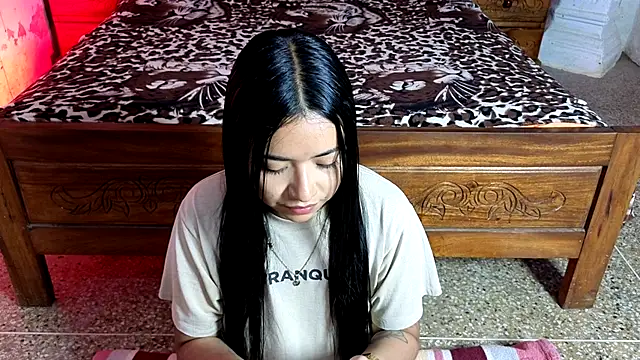 im mariham  online show from October 19, 6:32 pm