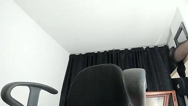 Hat girl online show from July 30, 5:19 am