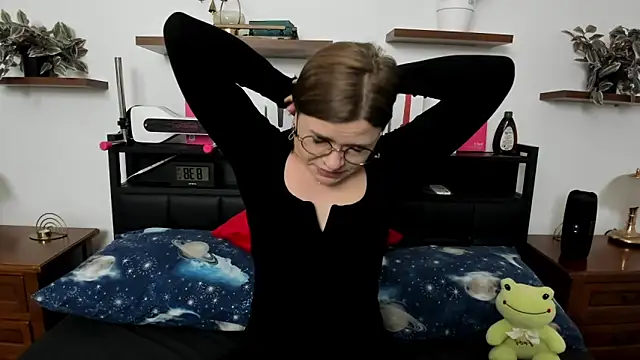 HaleyReedme online show from April 16, 6:46 am