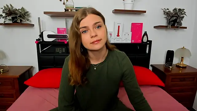 HaleyReedme online show from April 8, 6:48 am