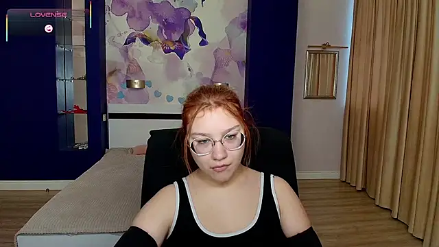 AngelinaLow online show from December 5, 12:39 pm