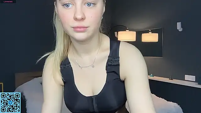 RadiantBliss online show from January 16, 7:32 pm