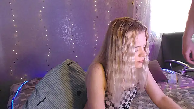 Your Horny Friends online show from February 27, 10:37 am