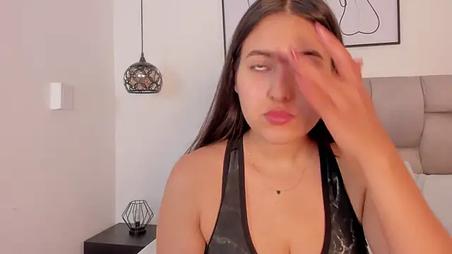 Hanna Evans   online show from October 22, 12:43 pm