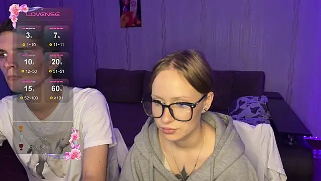 Snapshot of Romanhavesweetydick777 chatting on October 19, 6:43 pm Romanhavesweetydick777 online show from October 19, 6:43 pm
