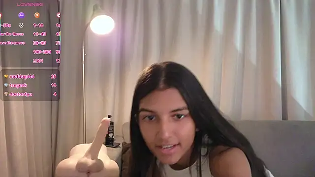 YuliethPetite online show from December 2, 1:24 pm