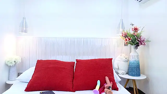 katia moregb online show from December 5, 8:32 pm