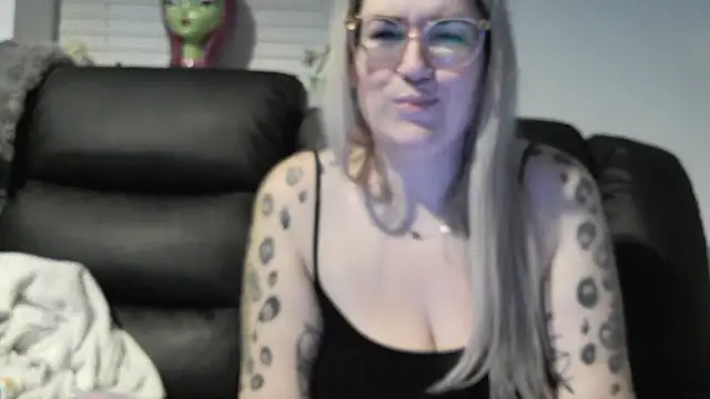 Sizzling Indie36 online show from January 11, 12:15 am