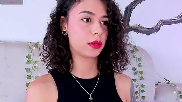 Snapshot of AliceStevens_ chatting on October 21, 1:26 pm AliceStevens online show from October 21, 1:26 pm