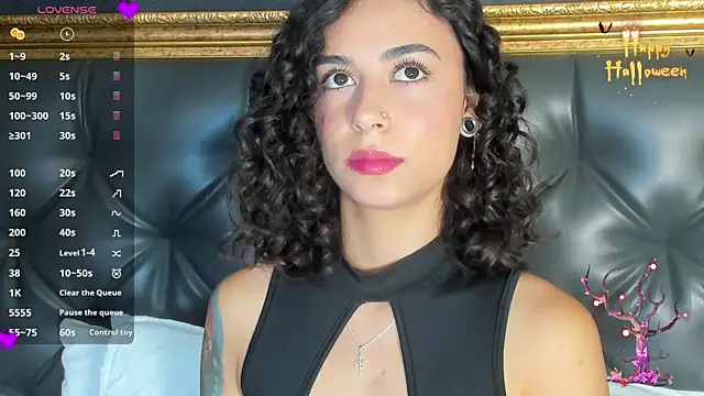 Snapshot of AliceStevens_ chatting on October 23, 1:06 pm AliceStevens online show from October 23, 1:06 pm