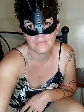 emiliemilf online show from October 5, 7:24 am