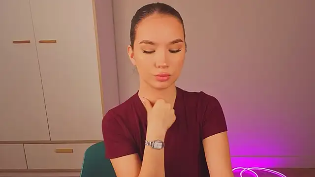 EmiliaDroll online show from October 27, 6:42 am