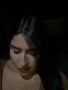 andrea gomes  online show from April 22, 6:32 am